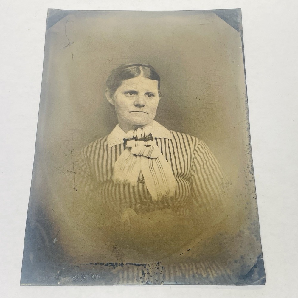 Antique American Tintype Photograph Photo‎ Elegant Pretty Lady